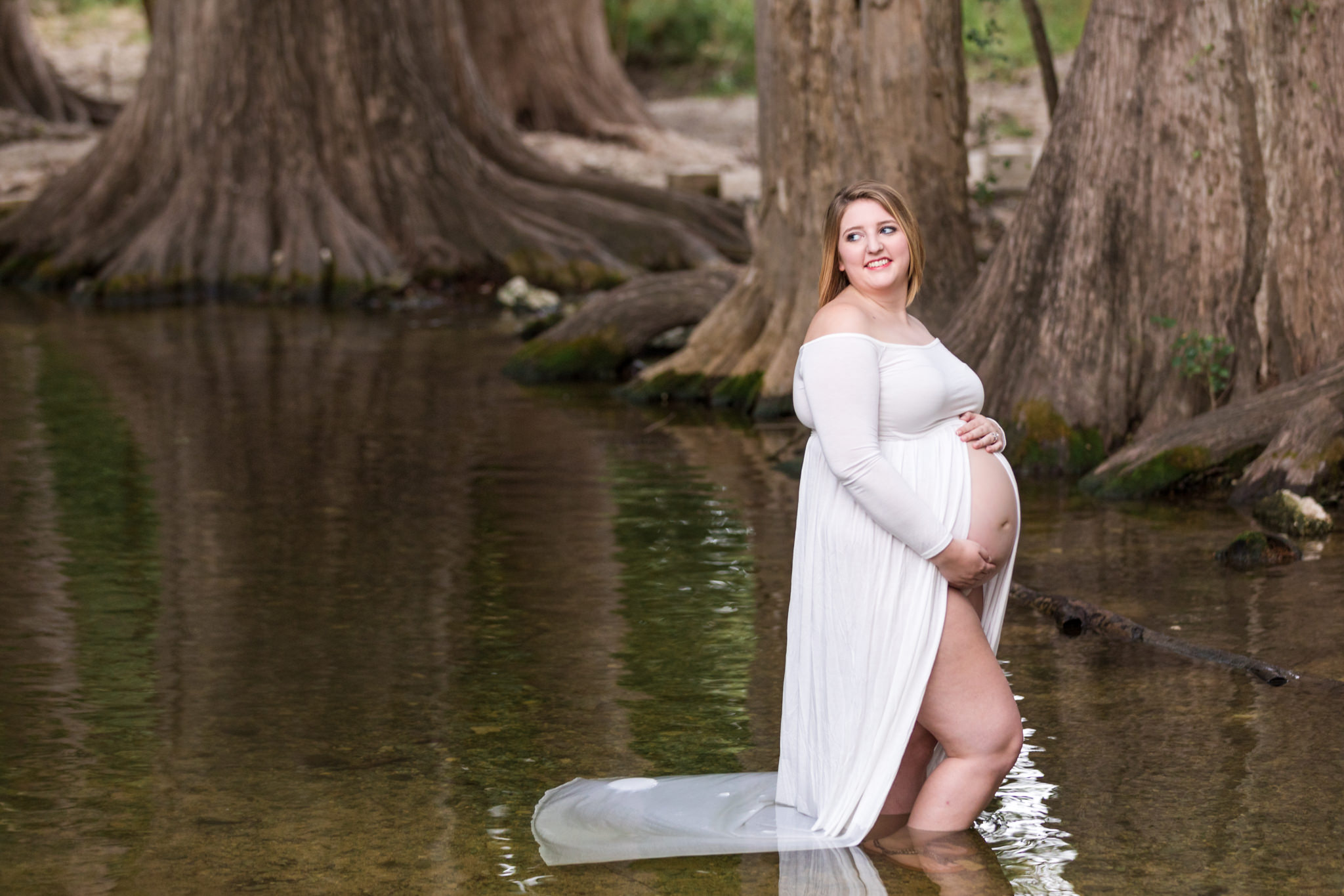 Maternity Session at Cibolo Nature Center in Boerne, TX by Dawn Elizabeth Studios, San Antonio Photographer