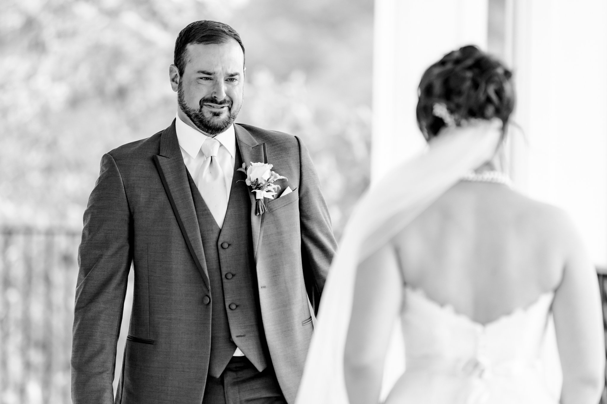A Champagne and Blush Wedding at Kendall Plantation in Boerne, TX by Dawn Elizabeth Studios, Boerne Wedding Photographer