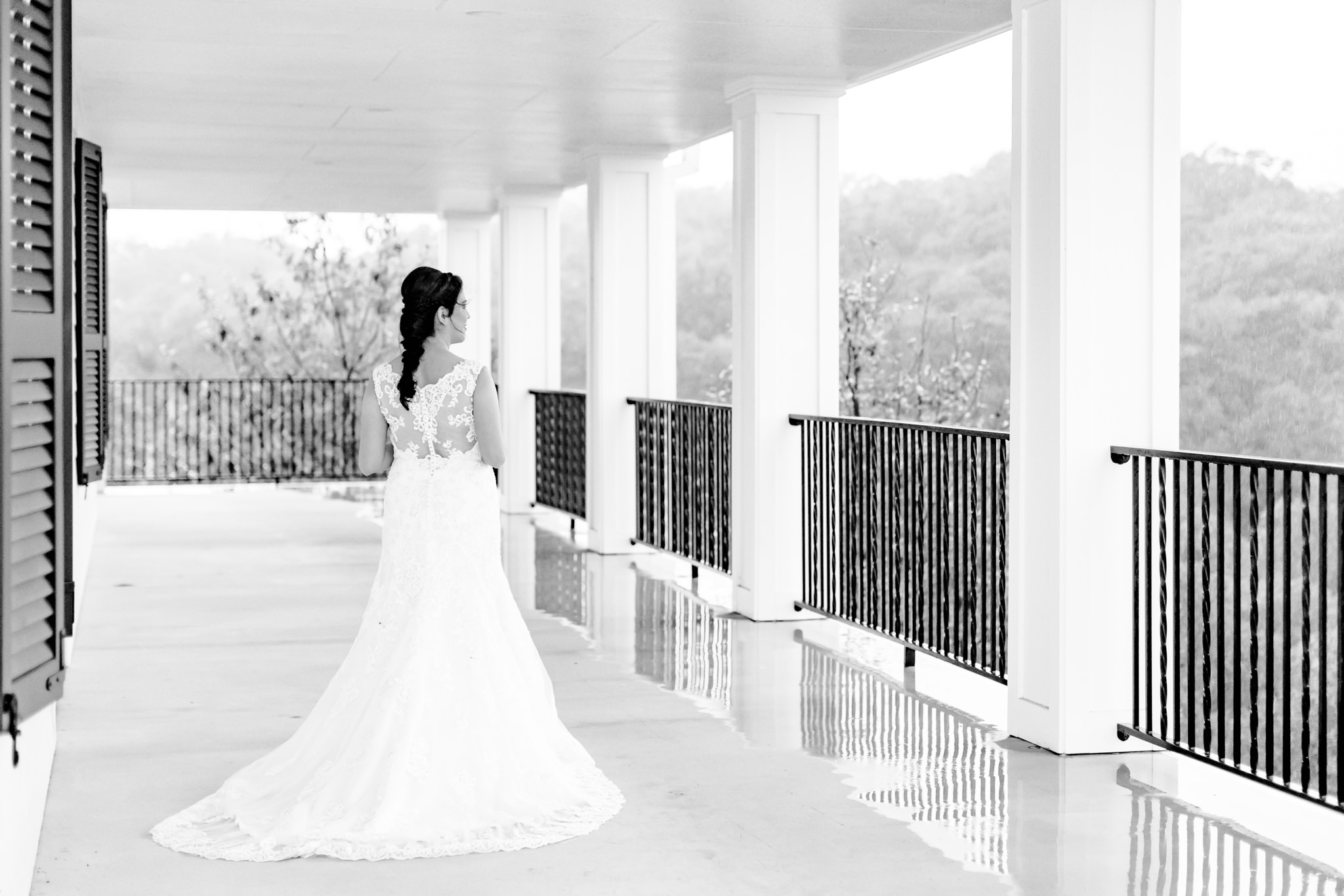 A Bridal Session at Kendall Plantation in Boerne, TX by Dawn Elizabeth Studios, San Antonio Wedding Photographer