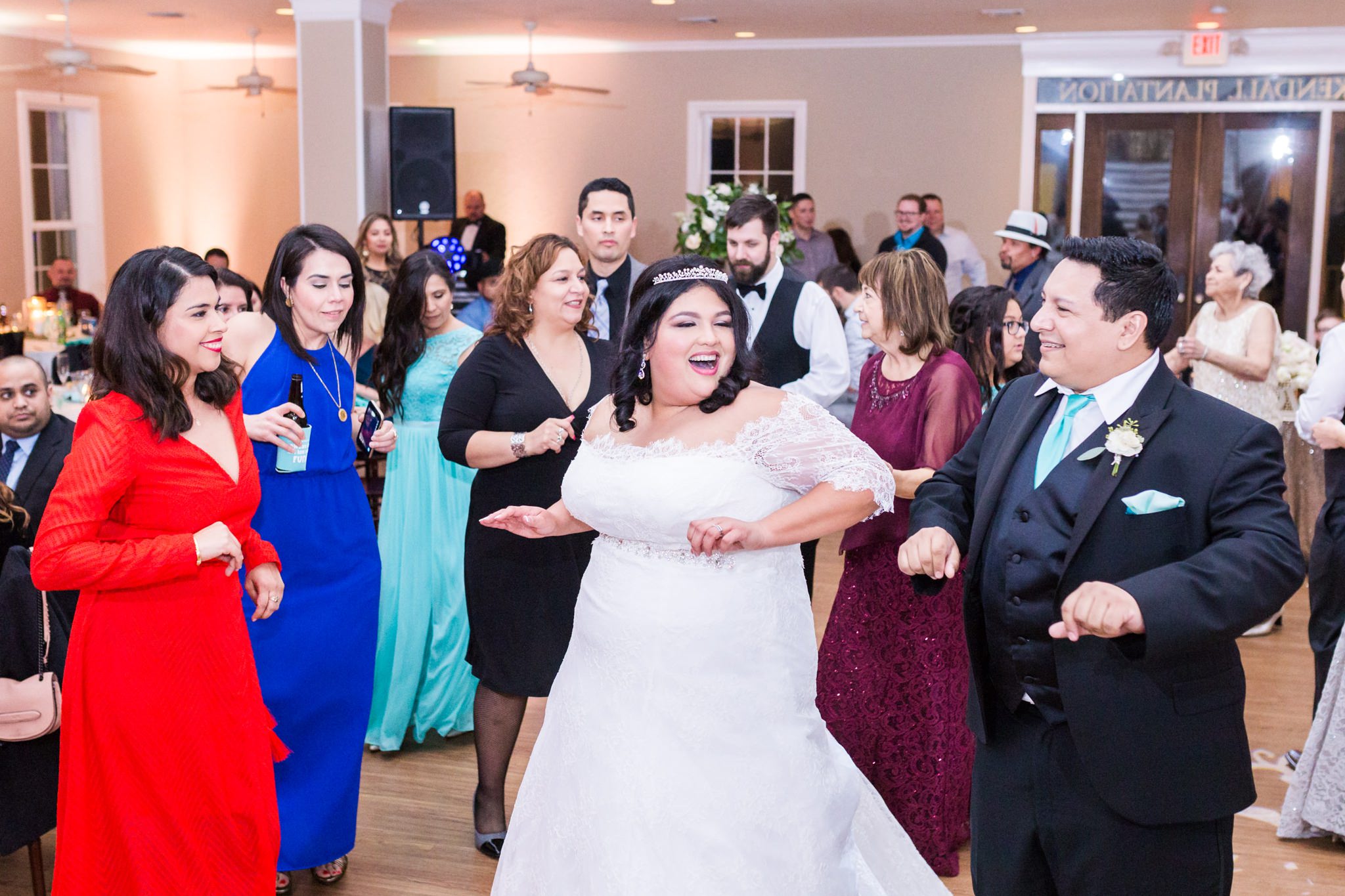 An Aqua, Blush and Champagne Wedding at Kendall Plantation in Boerne, TX by Dawn Elizabeth Studios, San Antonio Wedding Photographer, Texas Wedding Photographer