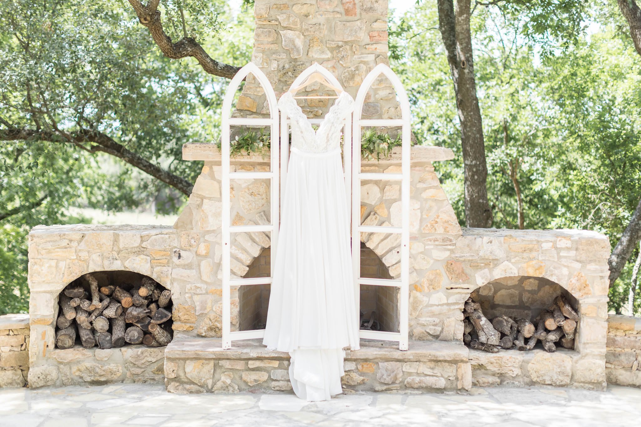 Whimsical Summer Wedding Inspiration at the Belleori in Boerne, TX by Dawn Elizabeth Studios, San Antonio Wedding photographer