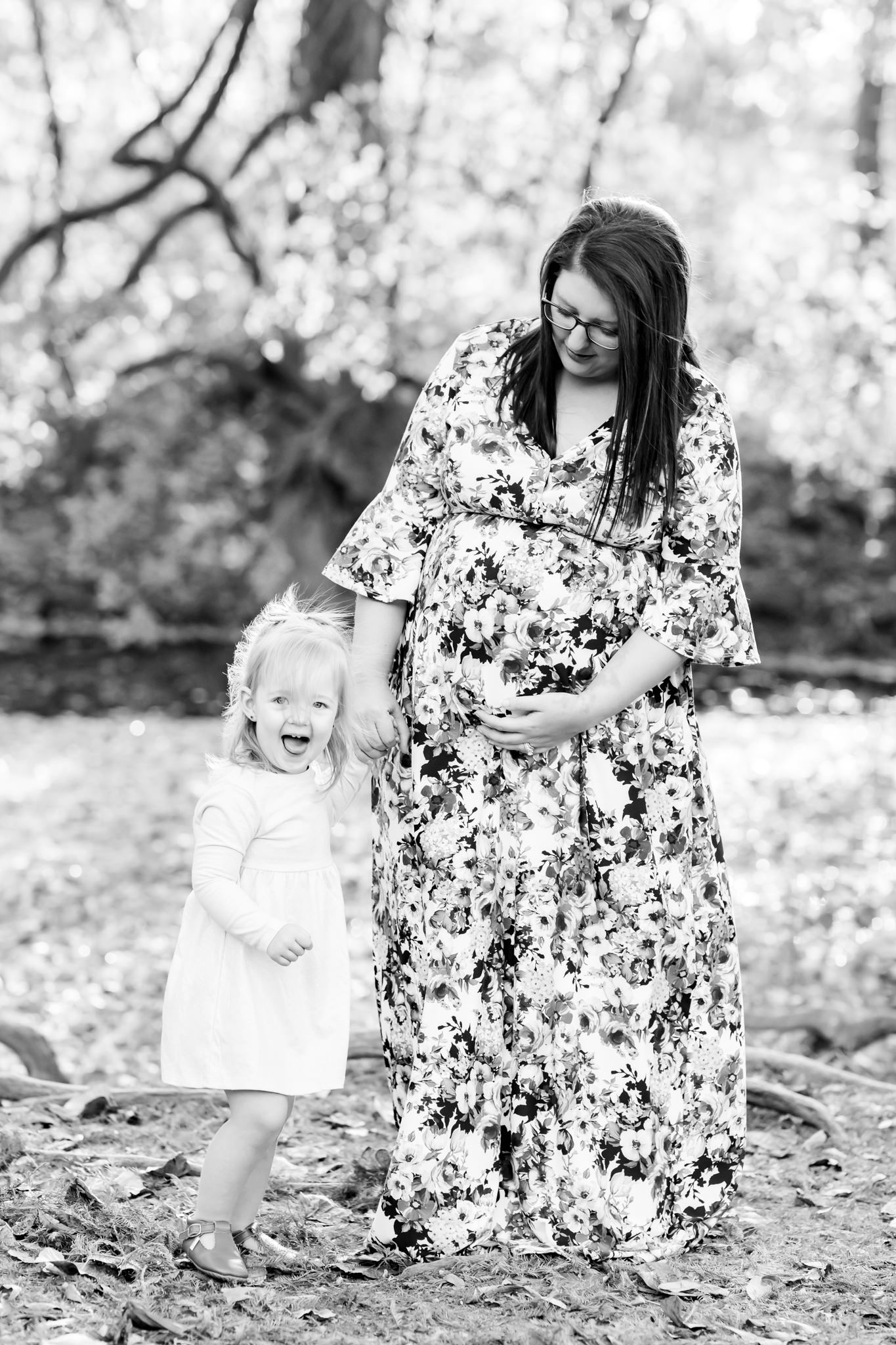 Maternity Photos at Cibolo Nature Center by Dawn Elizabeth Studios, San Antonio Wedding Photographer