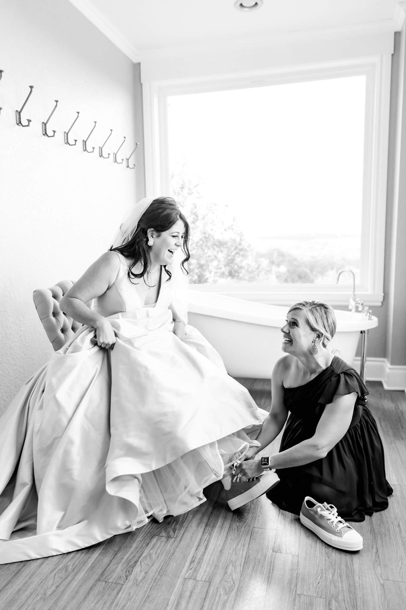 A Black, Silver & Red Wedding at Kendall Point in Boerne, TX by Dawn Elizabeth Studios, Boerne Wedding Photographer