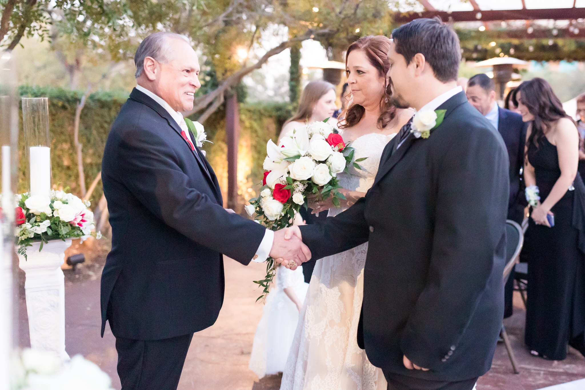 An Intimate Wedding at Paesanos 1604 in San Antonio, TX by Dawn Elizabeth Studios, San Antonio Wedding Photographer
