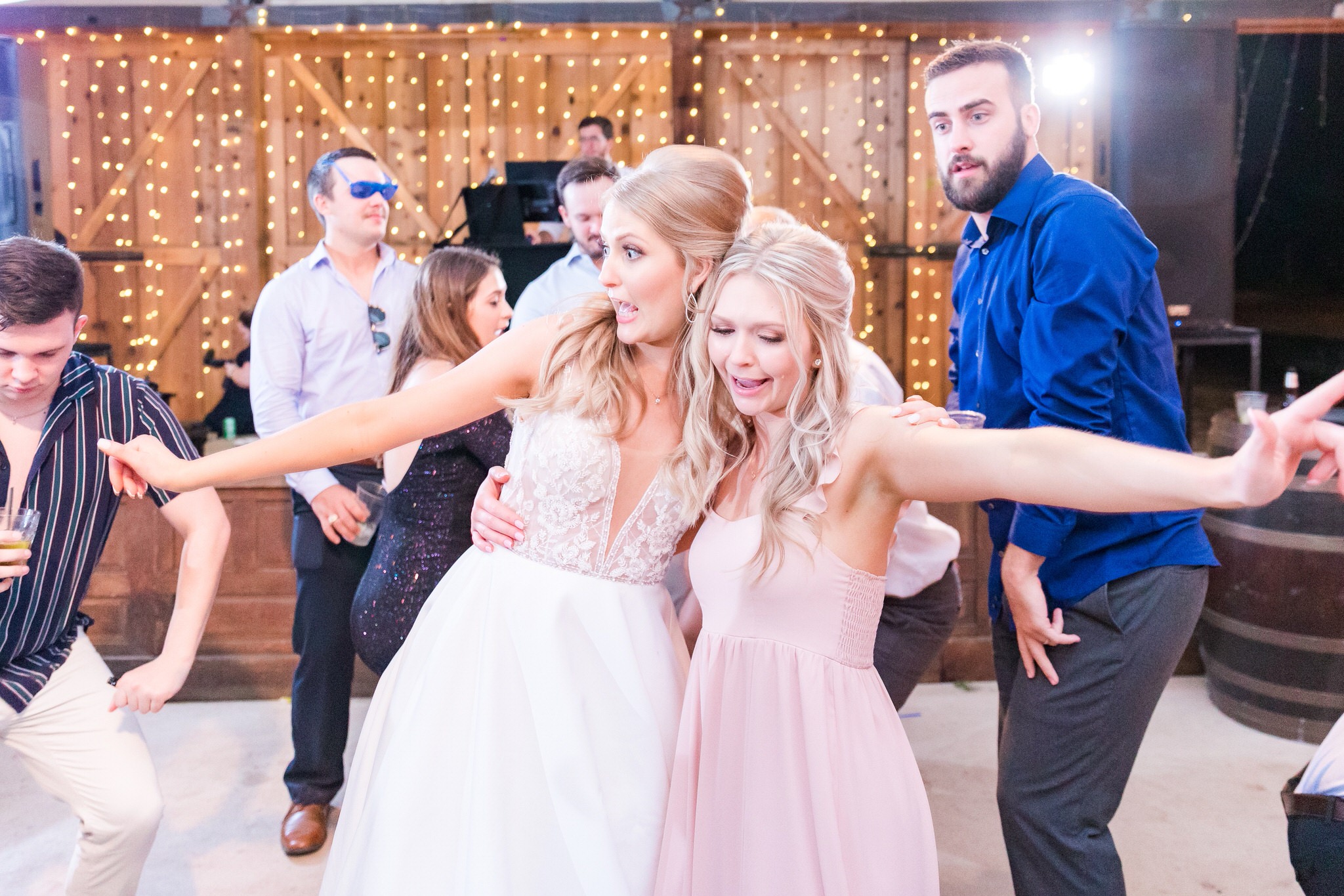 A Blush & Gold wedding at Don Strange Ranch in Boerne, TX by Dawn Elizabeth Studios, San Antonio Wedding Photographer
