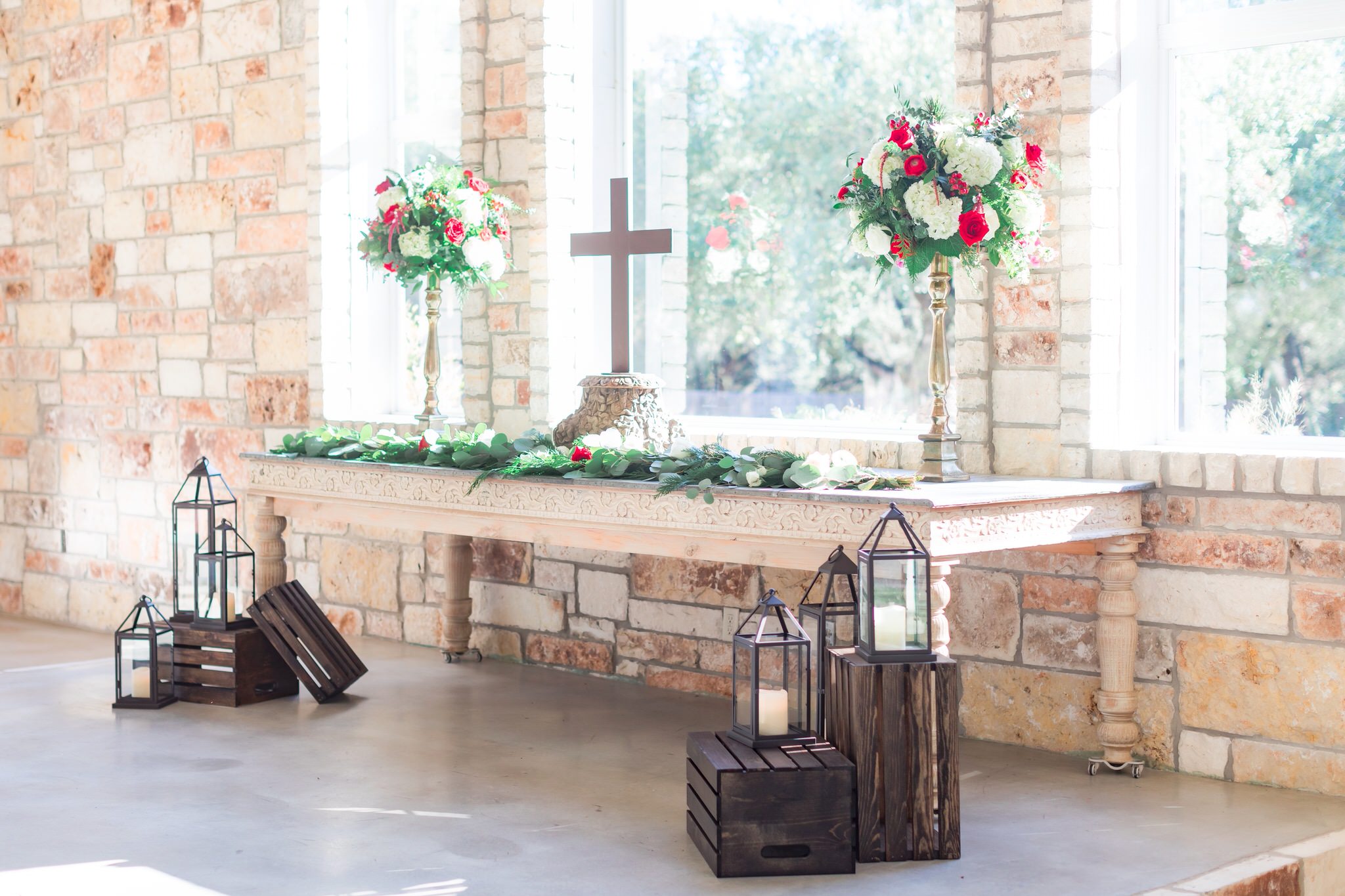A Christmas Themed Wedding at the Chandelier of Gruene in New Braunfels, TX by Dawn Elizabeth Studios, San Antonio Wedding Photographer