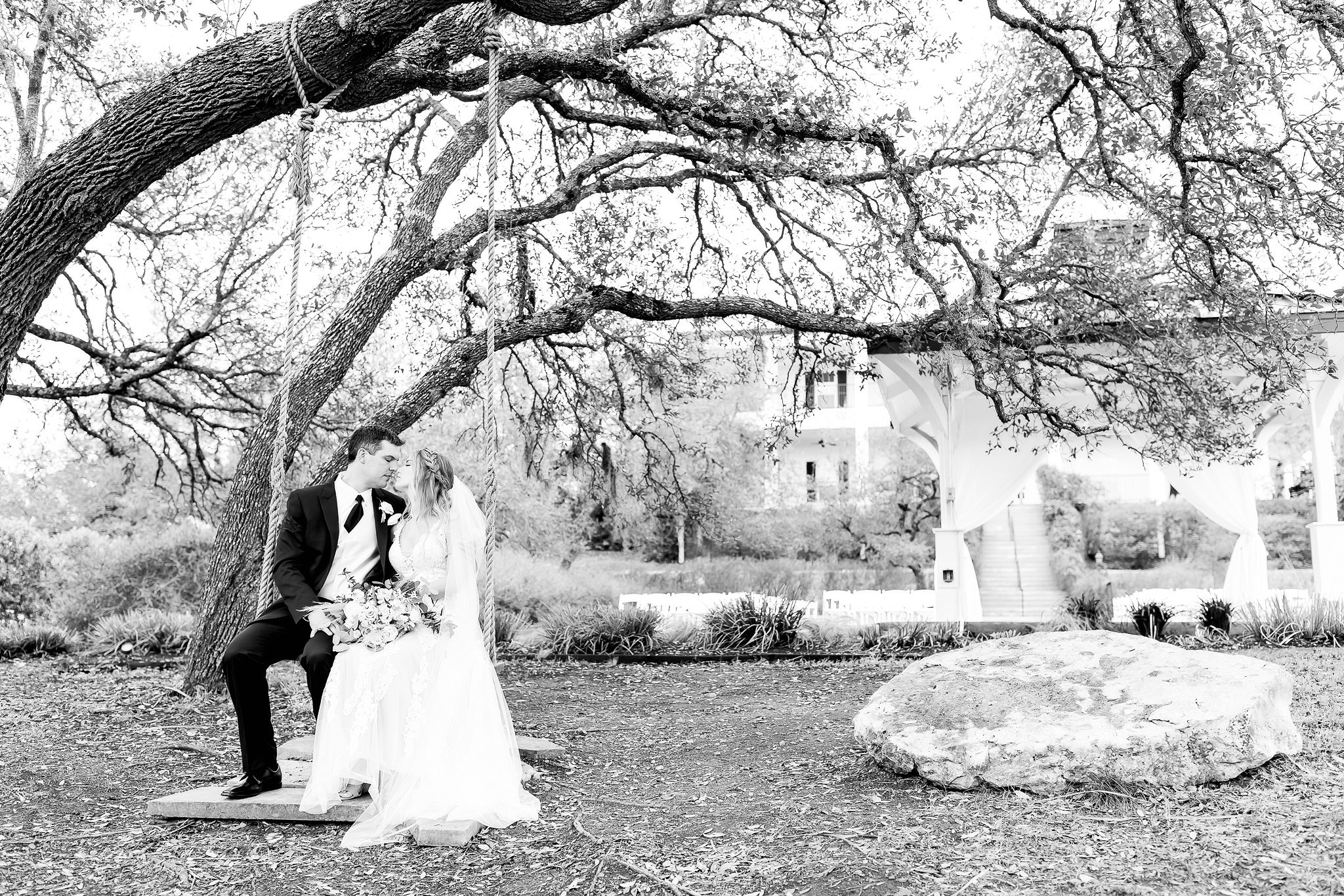 A Mauve and Champagne Wedding at Kendall Point in Boerne, TX by Dawn Elizabeth Studios, San Antonio Wedding Photographer