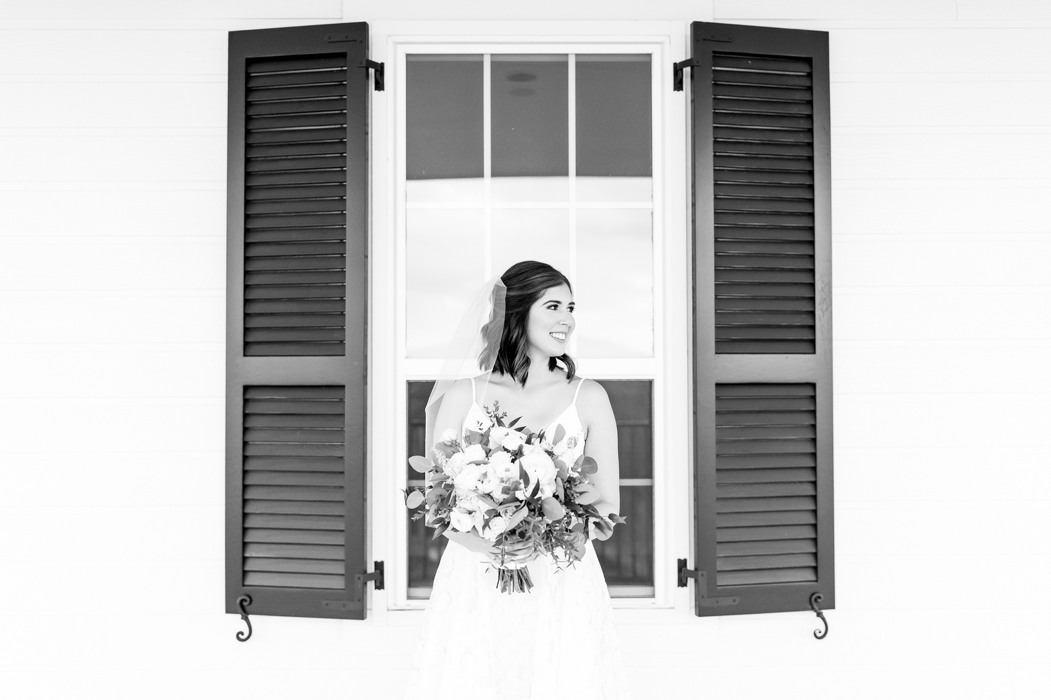 Classic Bridal Session at Kendall Point in Boerne, TX by Dawn Elizabeth Studios, San Antonio Wedding Photographer