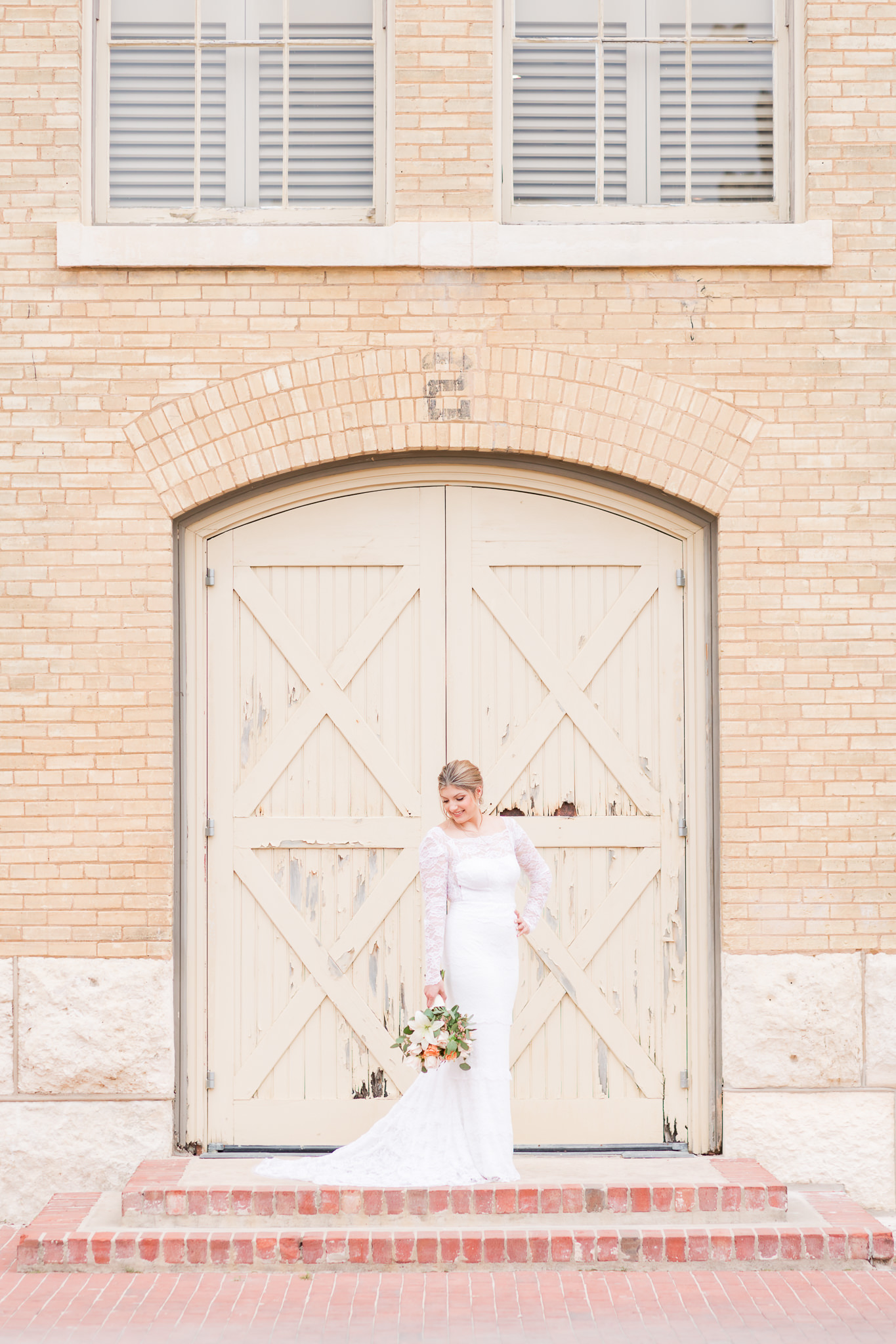 A Bridal Session at San Antonio Museum of Art by Dawn Elizabeth Studios, San Antonio Wedding Photographer