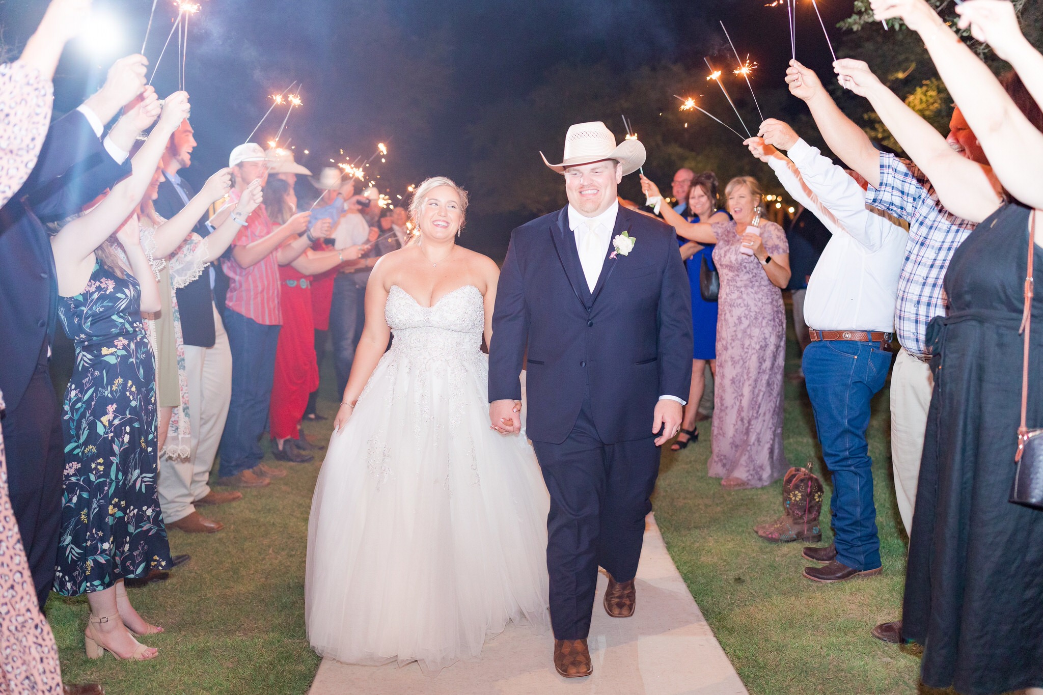 Spring Wedding at Firefly Farm in Wimberley, TX by Dawn Elizabeth Studios, San Antonio Wedding Photographer