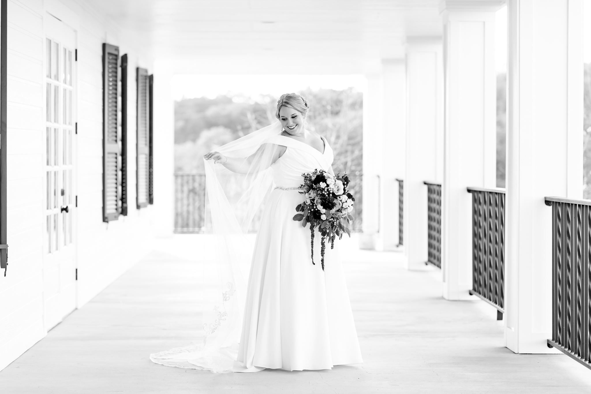 Bridal Session at Kendall Point in Boerne, TX by Dawn Elizabeth Studios, San Antonio Wedding photographer