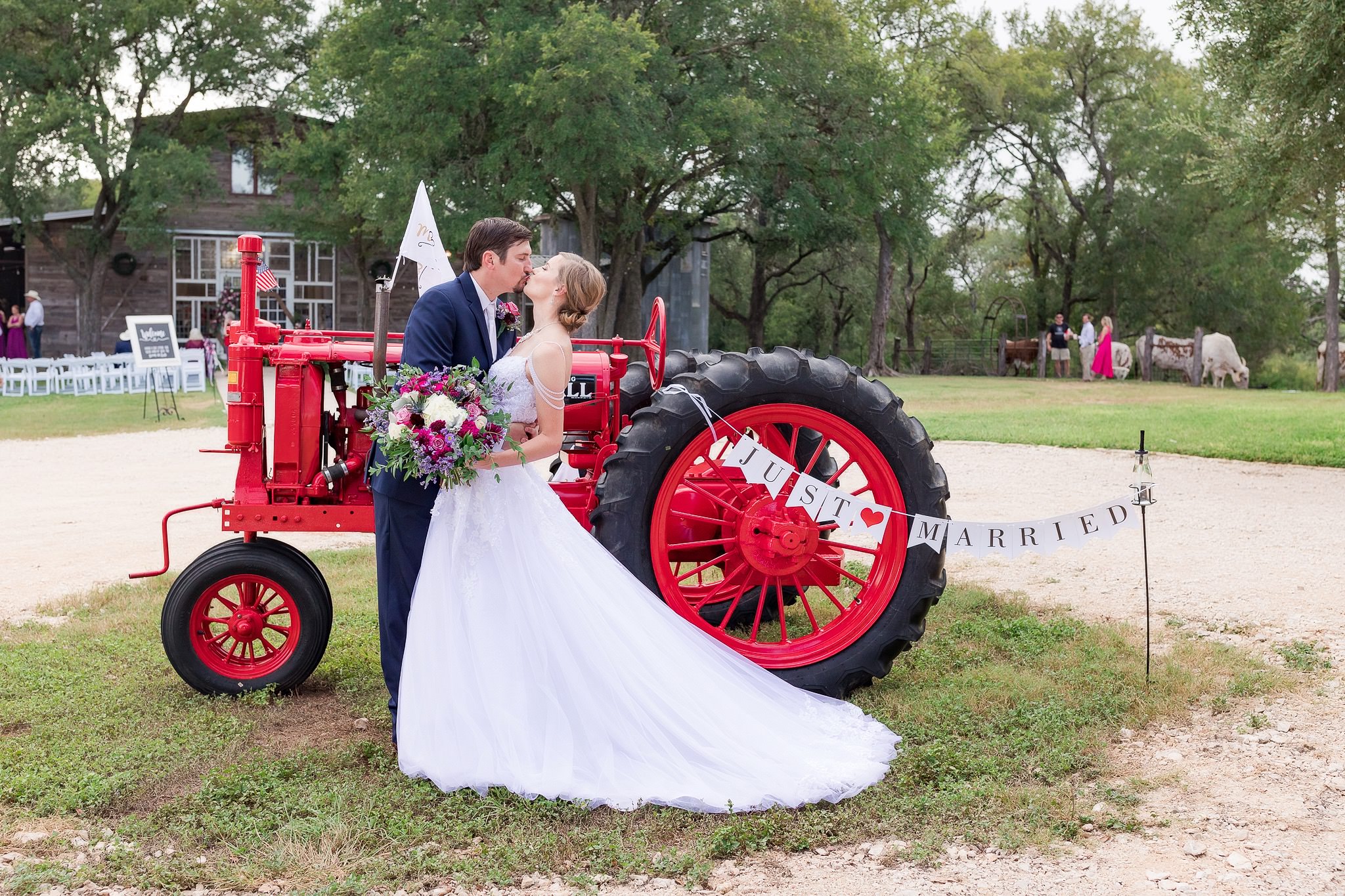 A Summer Wedding at Harper Hill Ranch by Dawn Elizabeth Studios, San Antonio Wedding Photographer